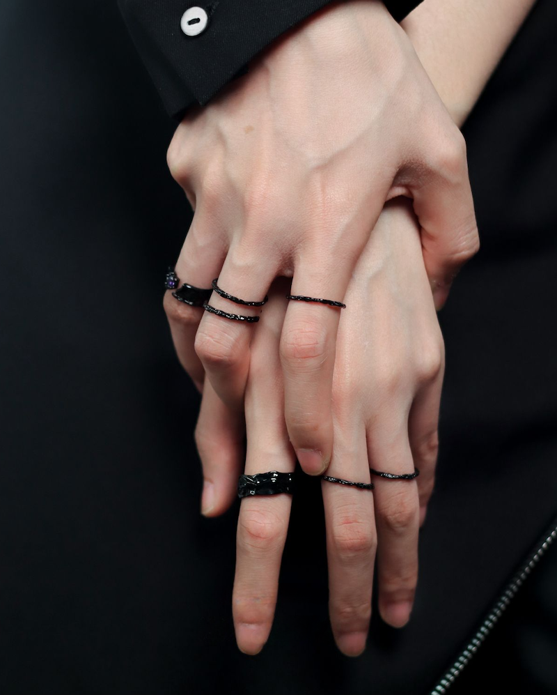 Melting Black Ring02