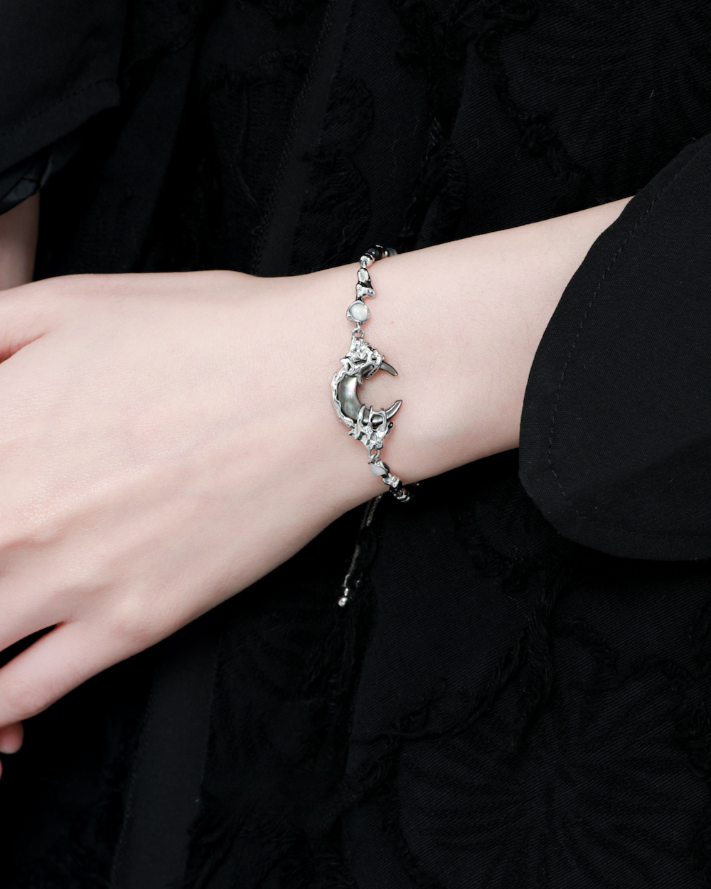 Dark Moon Bracelet02