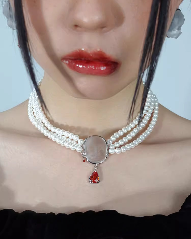 Demon Little Triple Pearl Choker