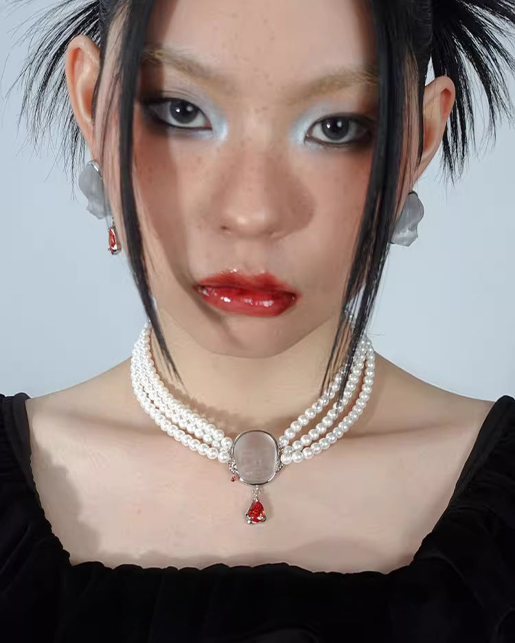 Demon Little Triple Pearl Choker