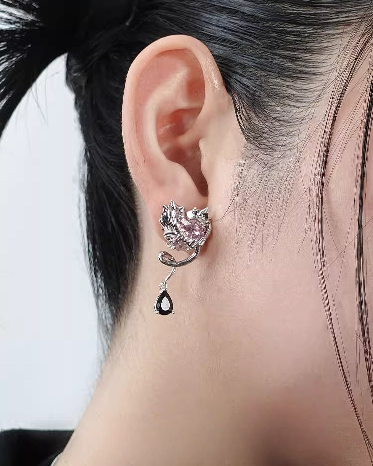 Seal Heart Lock Love Thorn Twisted Earrings