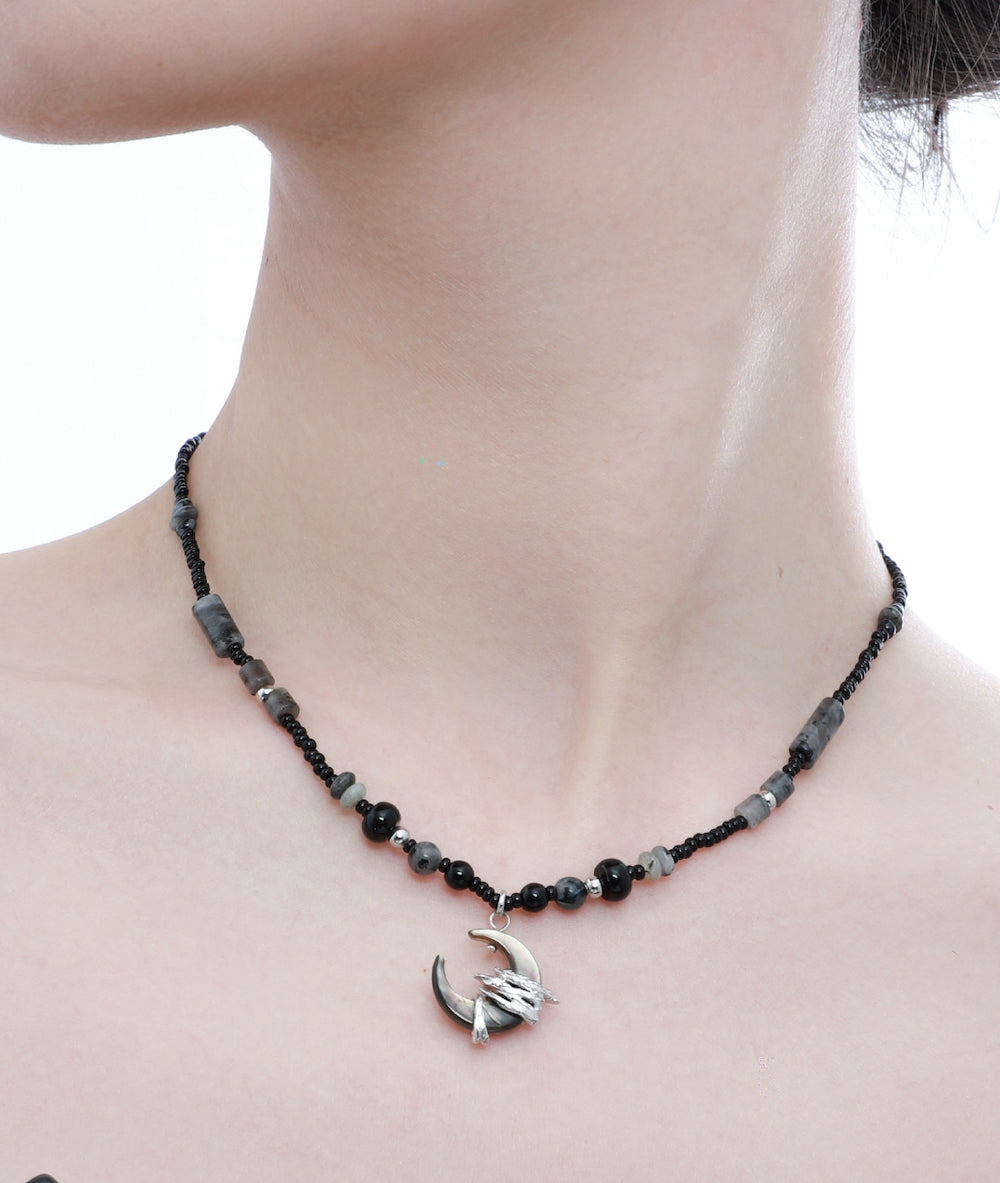 Dark Moon Necklace01