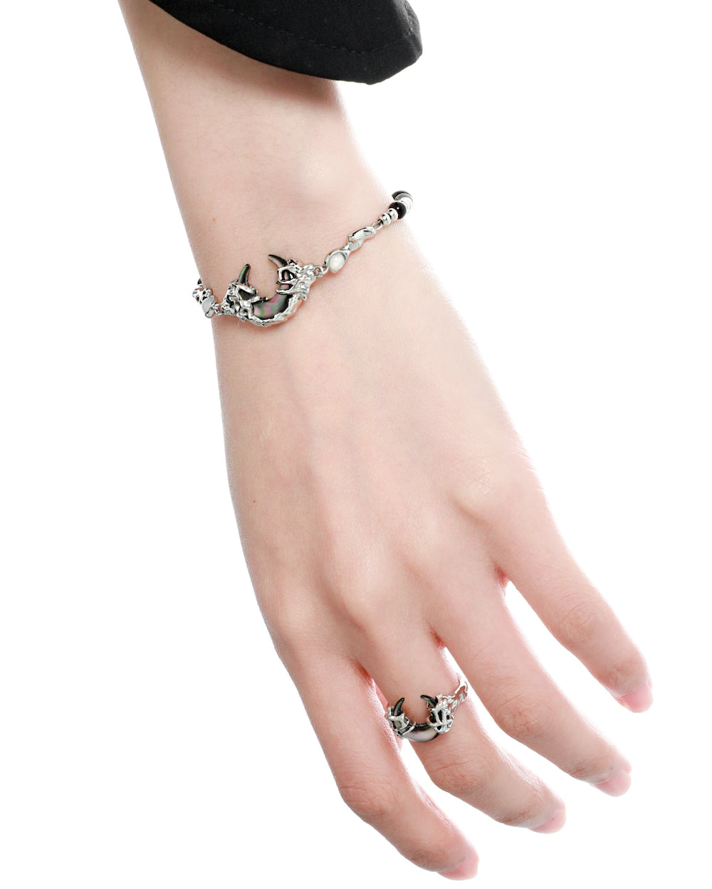 Dark Moon Bracelet02
