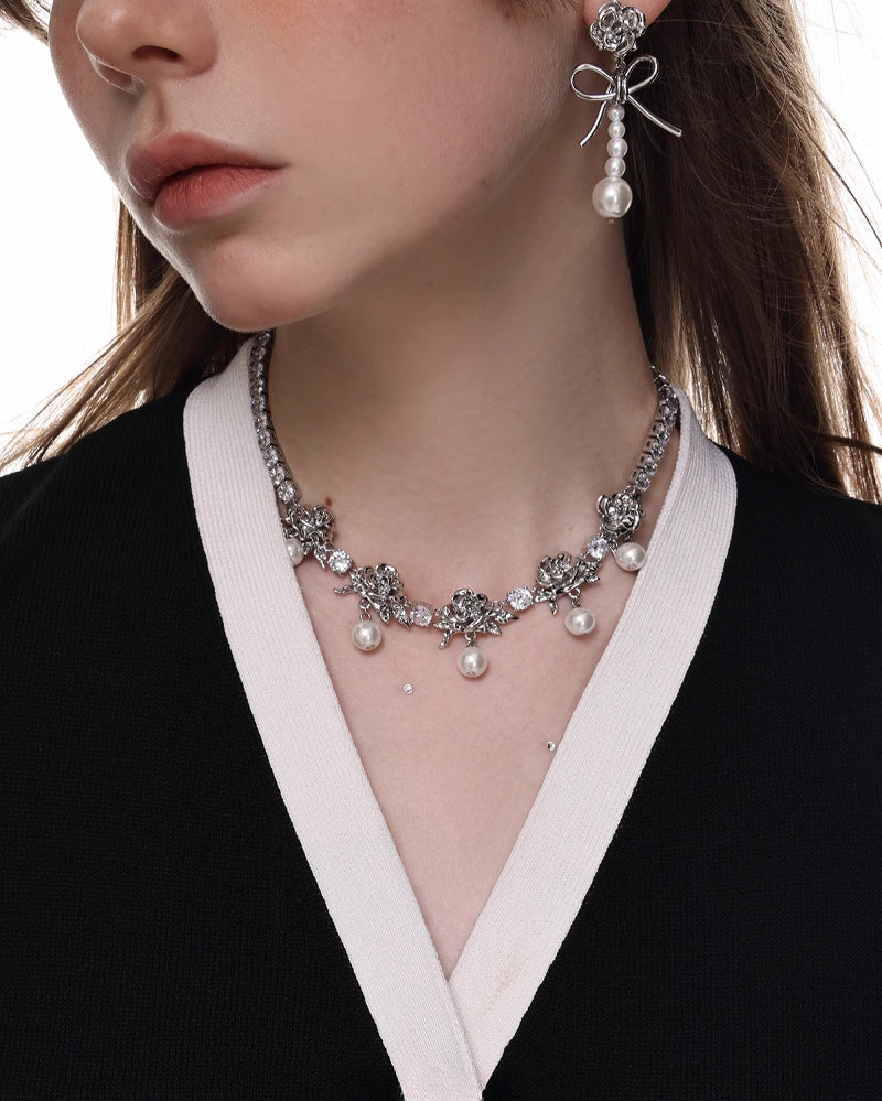 War Of The Roses Necklace