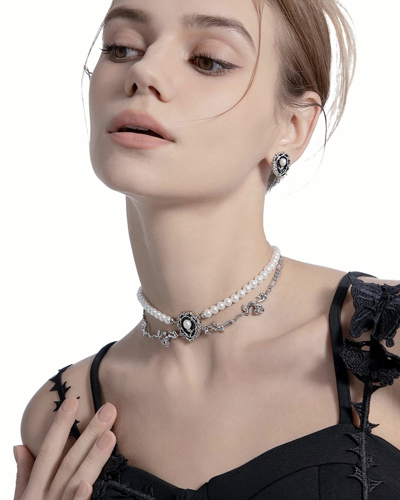 Elegance Female Choker
